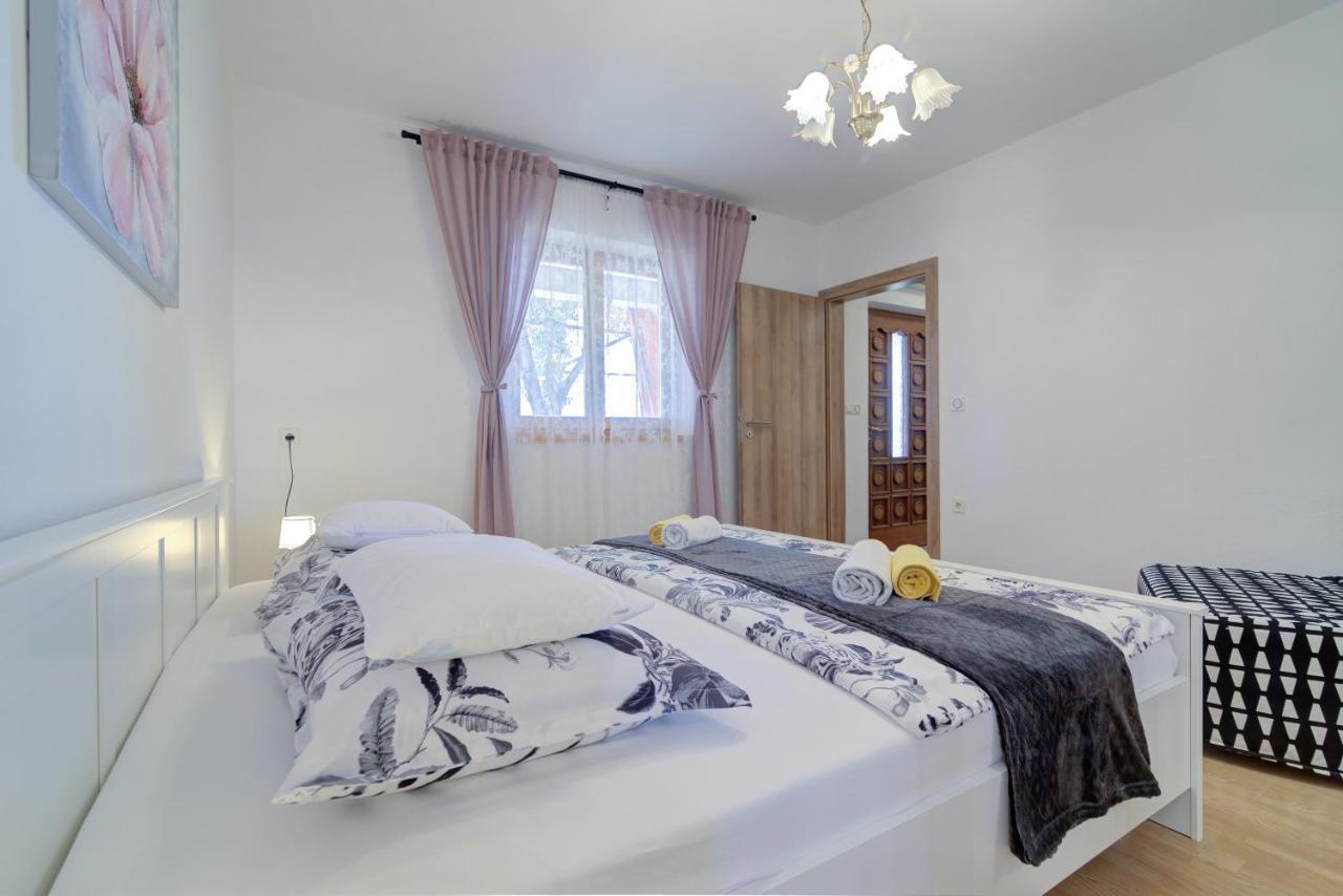 Josipa & Jelena Apartment เซนญ์ ภายนอก รูปภาพ