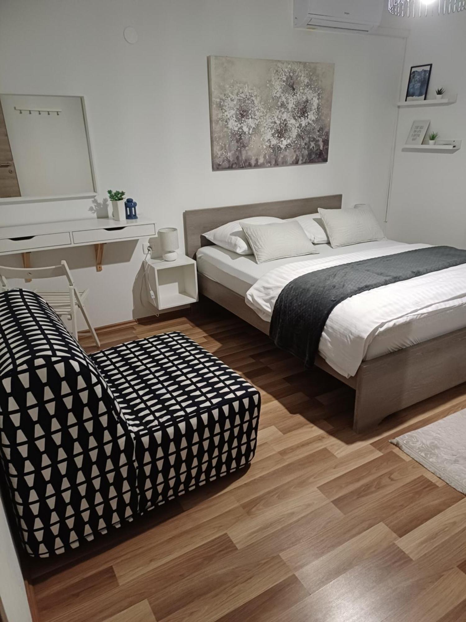 Josipa & Jelena Apartment เซนญ์ ภายนอก รูปภาพ